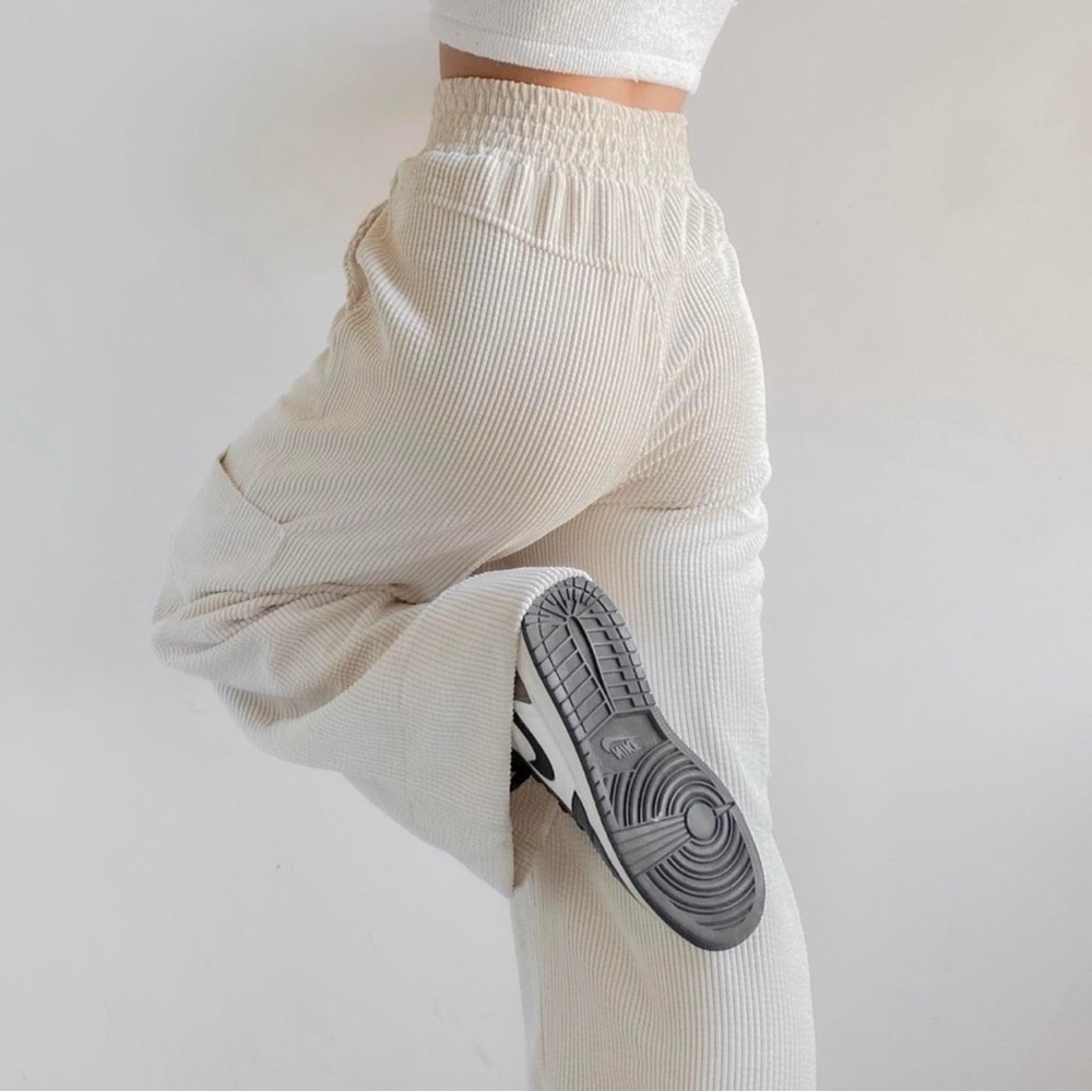 Urban Outfitters Ivory High Waist Flowy Wide-Leg Corduroy Pants. Small. NWT - Picture 5 of 15